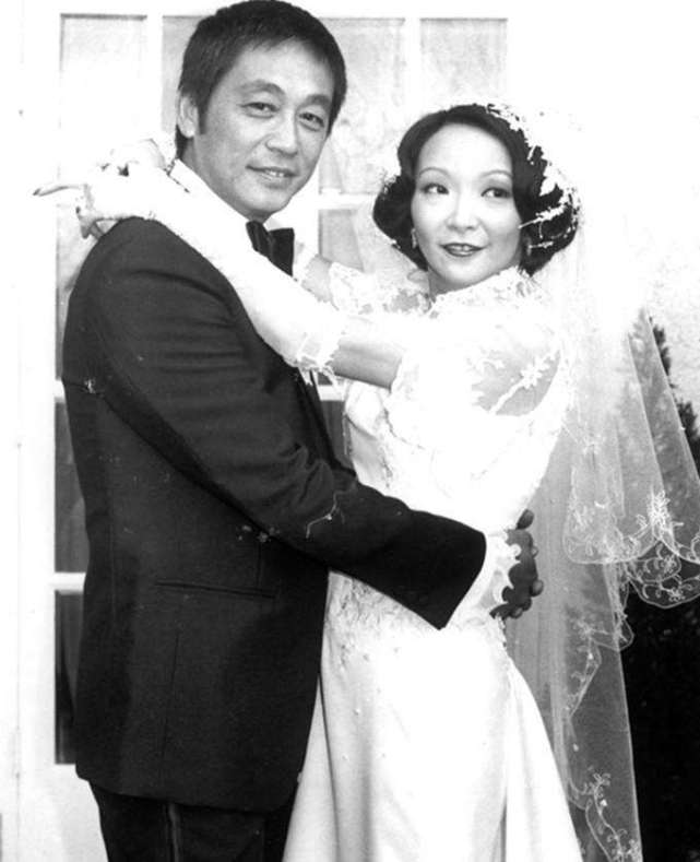 3任妻子貌美如花,86岁戴助听器拍戏,黄药师曾江人生比小说精彩