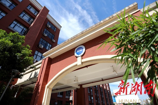 最美家乡推荐官之最美校园长沙市怡雅中学怡雅陪你走过四季