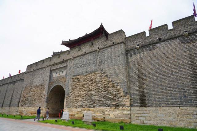 辽宁仅做了4年后金都城的古城,游客不多却藏8处国宝级古迹,有多古老?