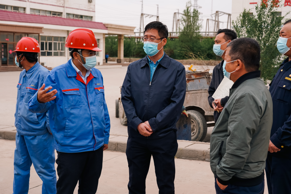 区委副书记政府区长刘兵深入企业检查安全生产和疫情防控工作