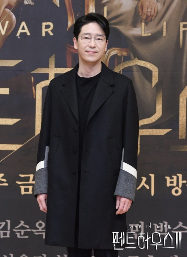 严基俊黄正音主演《七人的逃脱》