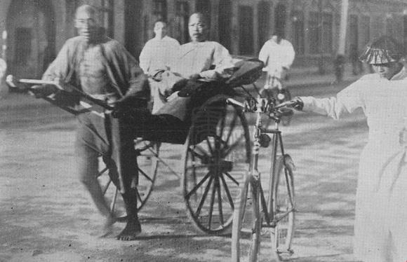 清朝高科技老照片：图2汽车非常罕见，图5是慈禧的御用火车！