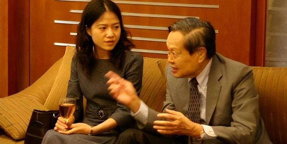 翁帆28岁嫁给82岁的杨振宁如今她都快老了杨振宁依然健在