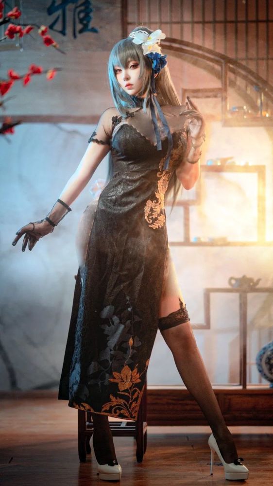 cos:碧蓝航线路易九世瑰丽的执勤人cos正片@菌烨_腾讯新闻