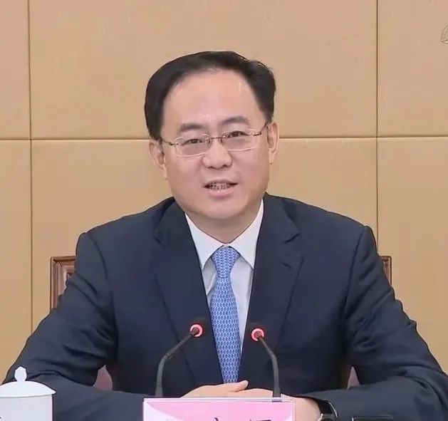 潮州市委书记何晓军勉励年轻干部:要做有"德"之人,成为有"才"之人