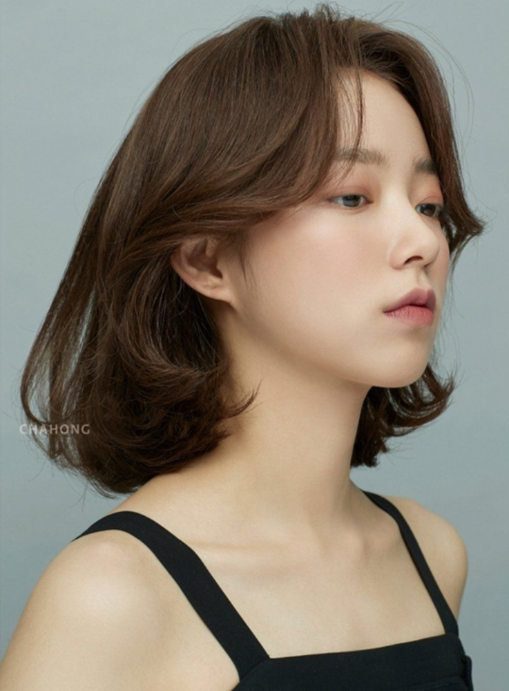 新浪微博偏分s卷刘海是高颧骨的救星,它能遮住太阳穴以及颧骨突出的