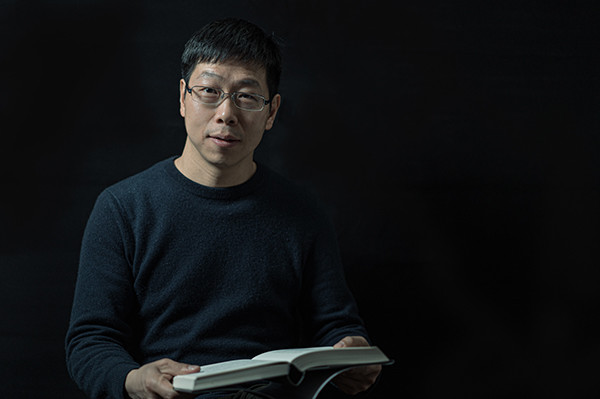 此文为诗人,同济大学中文系助理教授胡桑就《荒原》接受澎湃新闻记者