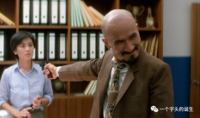 神探,时而与"kingkong"许冠杰斗智斗勇,时而又跟"男人婆"张艾嘉耍花枪