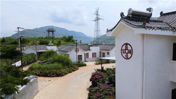 乡村振兴之美丽东川——汤丹·乌龟山新农村