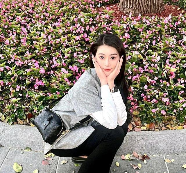 孙铭徽的状态骤然下滑,爆发力稳定性全都有失水准,直到和前任分手之后