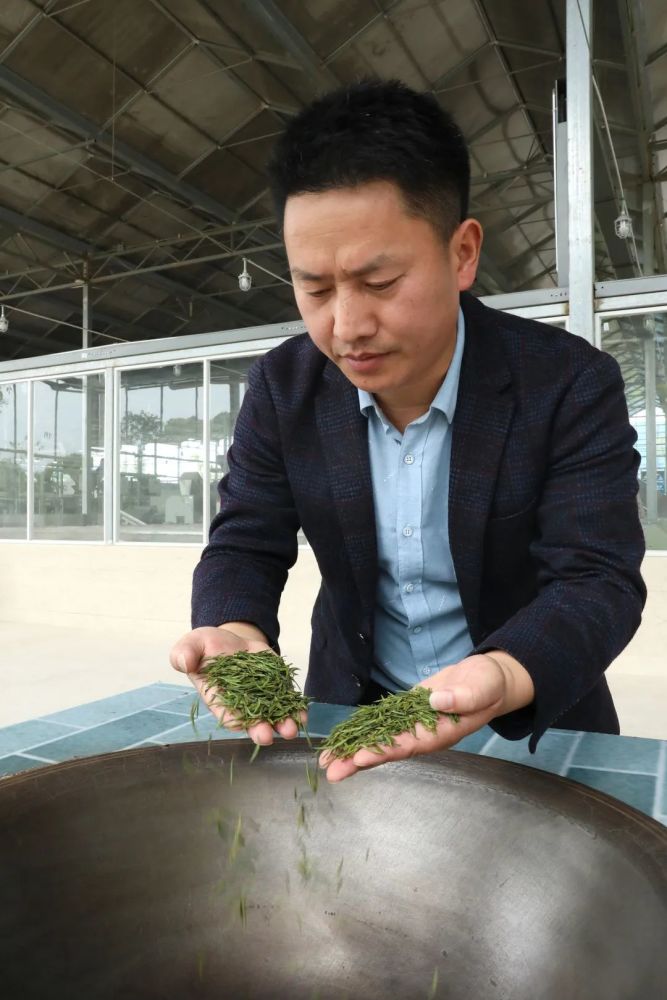 升职之后,杨启超没有放松自己技能提升的各种机会.