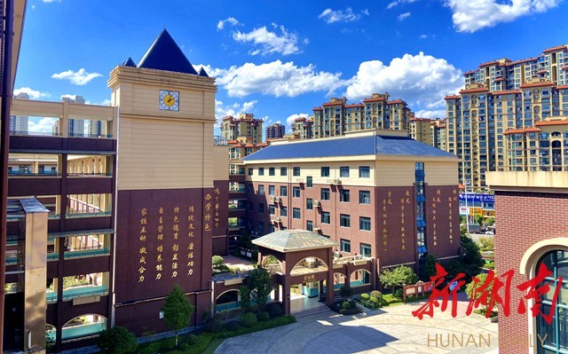 最美家乡推荐官之最美校园怀化市宏宇中学校园花似锦少年追梦忙