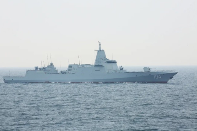 北海舰队举行海上演习,三艘055型大驱罕见同框