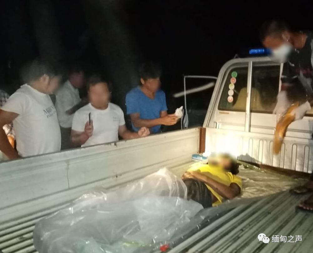 缅甸一辆载人去拜佛旅游的车辆翻下山崖，3人死亡