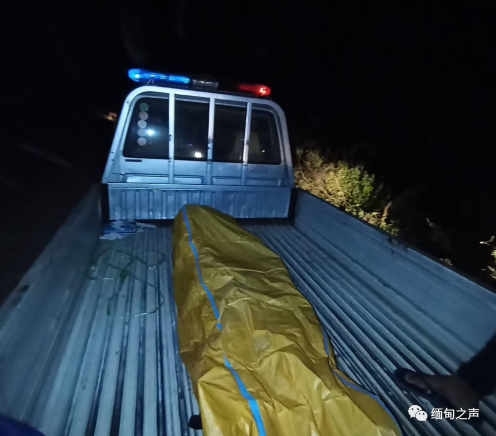 缅甸一辆载人去拜佛旅游的车辆翻下山崖，3人死亡