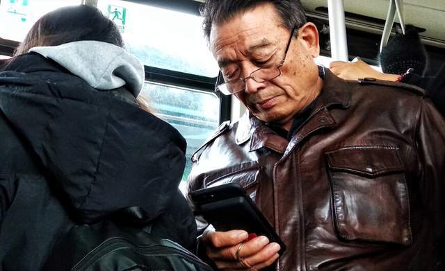 广东一包租公在朋友圈晒3款酒被嘲笑,内行人:不识货