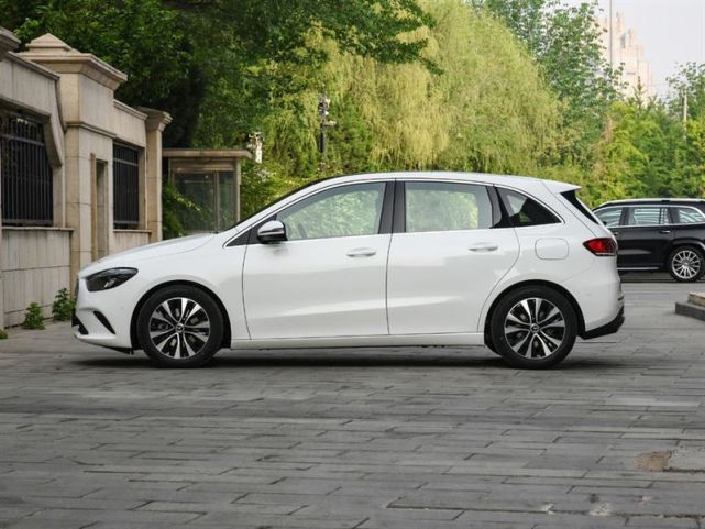 全新奔驰b级车上市2658万元起这个价格还能买啥豪华品牌车