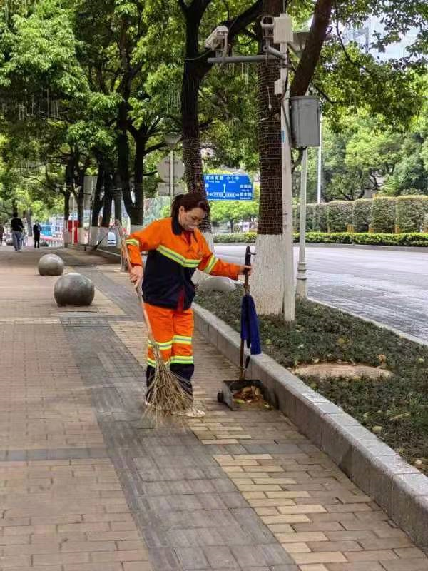 勞動者的最美心聲貴陽廣電採製貴陽環衛工人唐登慧音頻今日登上中國之