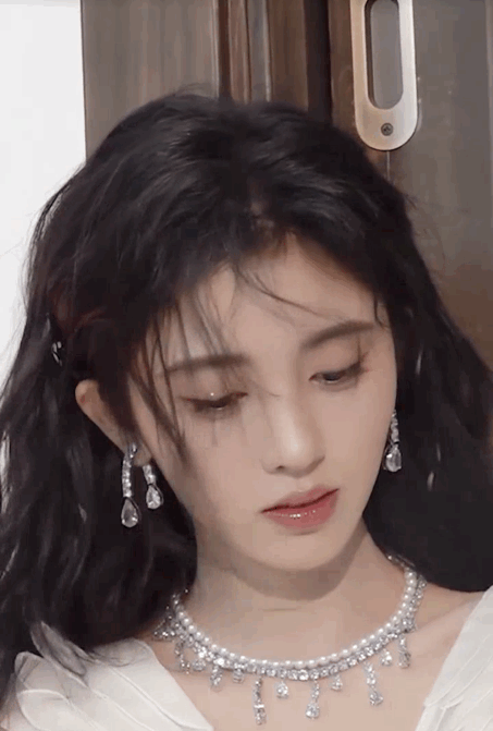 有一种翻车叫鞠婧祎梳大奔头网友仙女变后妈