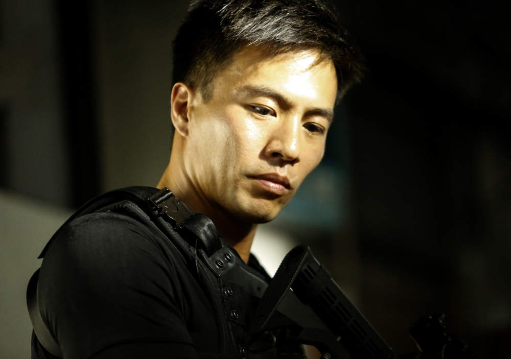 我们可以看到安志杰把工作的重心也放在了网络电影中《盲战》五一首映