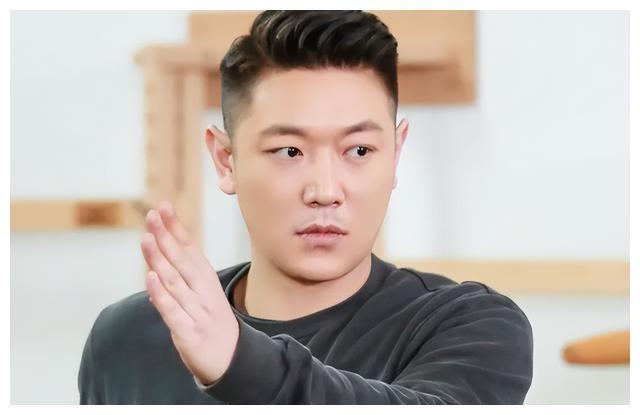 田源直播哭穷自曝衣服70元向观众索要小礼物网友贪心不足