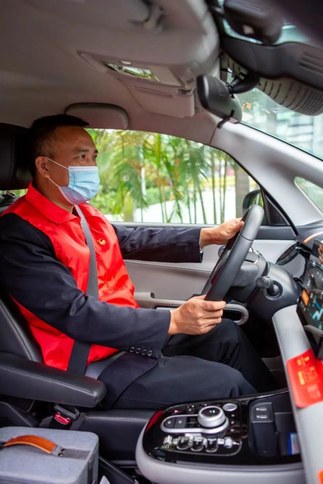 这名滴滴司机荣获"深圳市五一劳动奖章"