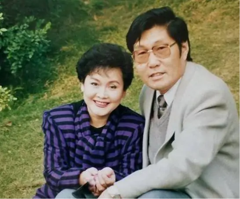 而金铁霖也找了小自己18岁,从事声乐教学和声乐研究的马秋华,两人在