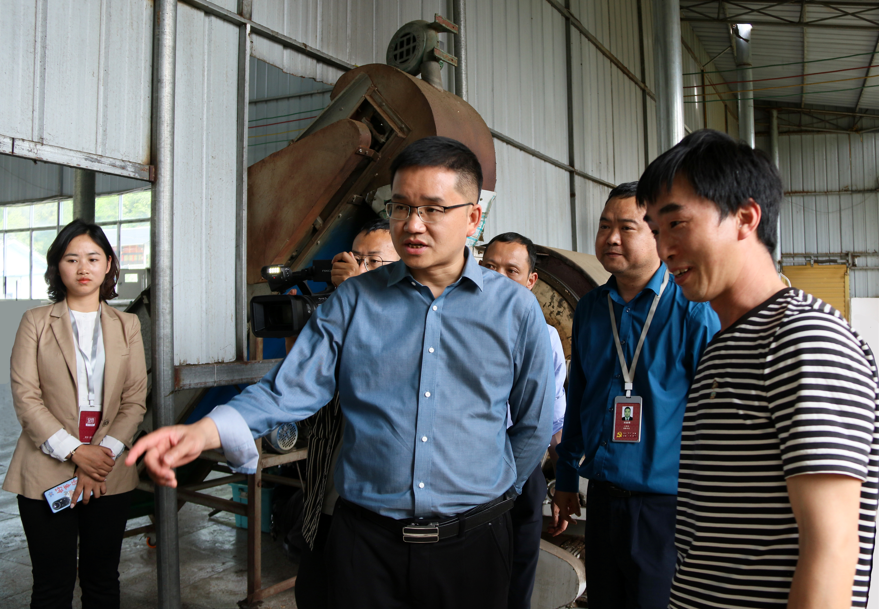 曾建祥到小关乡调研督导当前重点工作