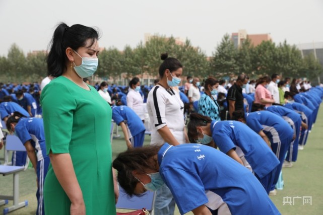 新疆墨玉:十八岁成人礼 我们长大了