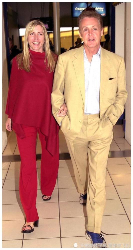 2008年8月13日,保罗99麦卡特尼(paulmccartney)和当时的女友,现在的