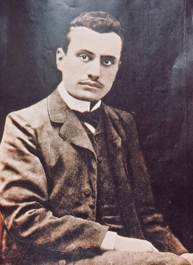 墨索里尼一个铁匠之子是如何轻松夺取意大利政权的