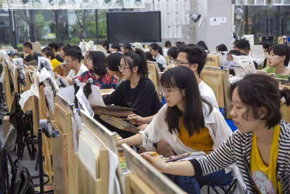 杭州美术集训画室有哪几家？好画室需要看哪些点？