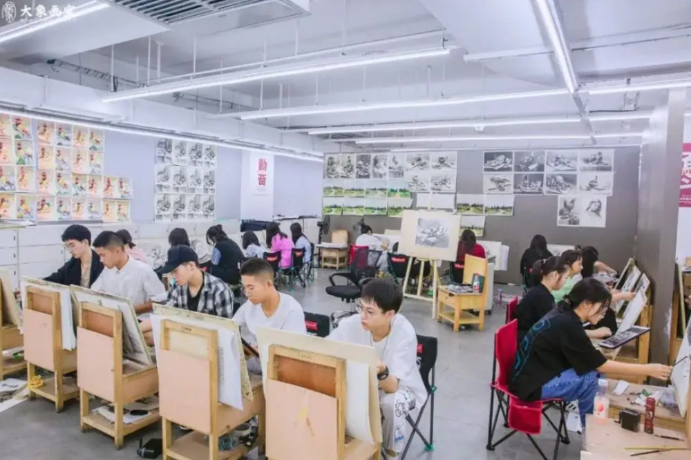 杭州美术集训画室有哪几家？好画室需要看哪些点？