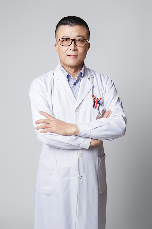 曾担任6座方舱医院总指挥,上海抗疫"尖刀连连长"陈尔真:我是医生,请