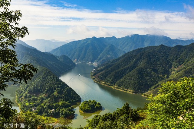 安徽歙县新安江春色