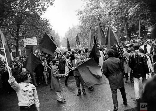 老照片 1968年巴黎五月风暴 大学生大战法国警察