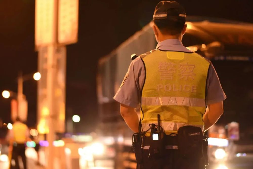 交通警察# 致敬贵阳 # 致敬城市背影▲图源网络这是属于贵阳的美好