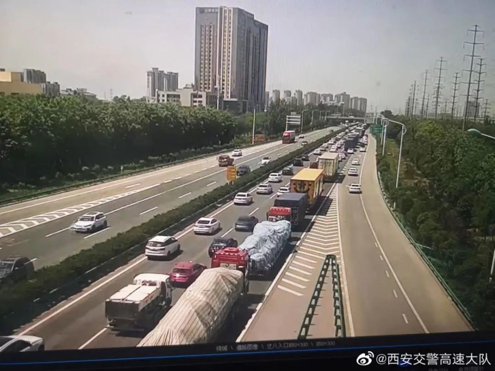 较为拥堵的收费站为:涝峪口收费站,太乙宫收费站,蓝关收费站.