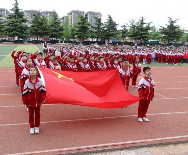 莒县三中小学部举行庆五一劳动节活动