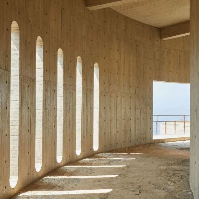 大理建筑设计师,也可称现代双廊建设的开拓者八旬,将一间美术馆设置在