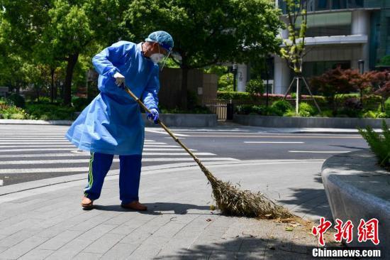 疫情坚守岗位的图片图片