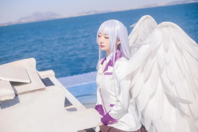 cos:立华奏 "那是我们的敌人,天使""我不是什么天使"