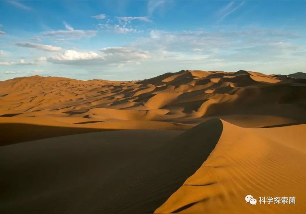非洲撒哈拉沙漠，沙层有多厚，沙子下面有什么？让油葫芦叫