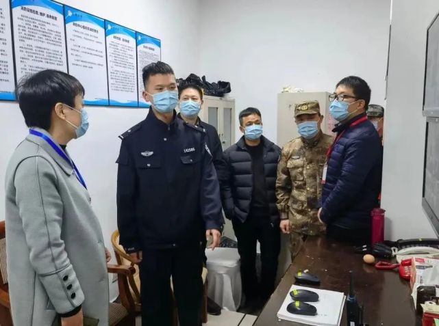 自疫情發生以來,石璜派出所民警顧志恆便主動請纓要求進入抗疫一線