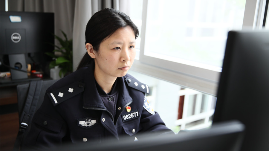 翟晶晶,女,1981年生,淮安城市名人酒店行政管家.