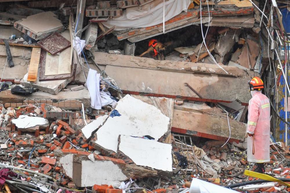 与时间赛跑的营救——长沙居民自建房倒塌事故核心现场救援直击如何区分神态和外貌描写