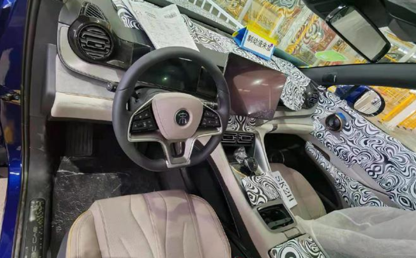 带你看岚图梦想家：预售38万起，定位中大型MPV，首辆新车已下线