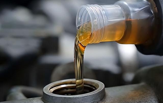 2015年重庆75岁大爷喝汽油46年_腾讯新闻