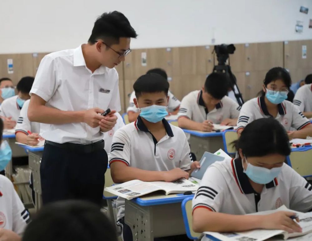 百色市鸿顺高级中学举行首届优质课比赛活动