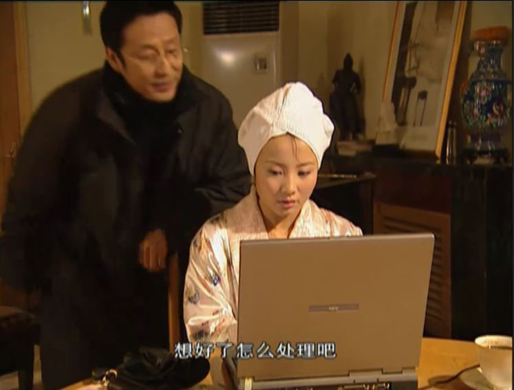 孟琳红杏出墙的事情,聂明宇也并未阻止;其次是孟琳在面对聂明宇质问